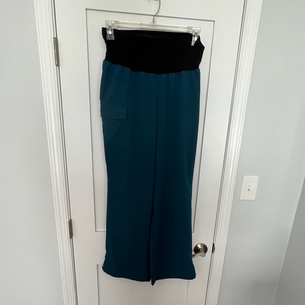 AVE by Medline Women’s One Pocket Bahamas Scrub Pants.  Size M